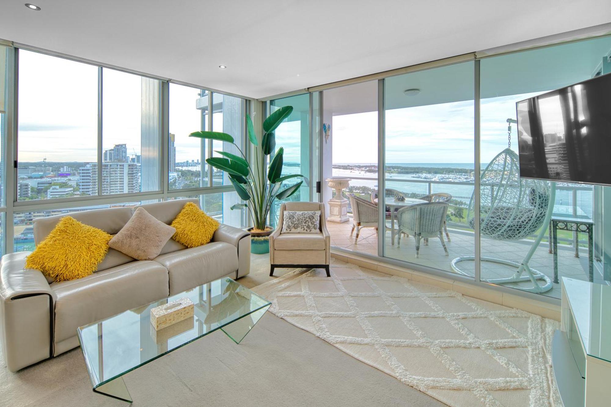 Stunning View Close To Everything Apartment